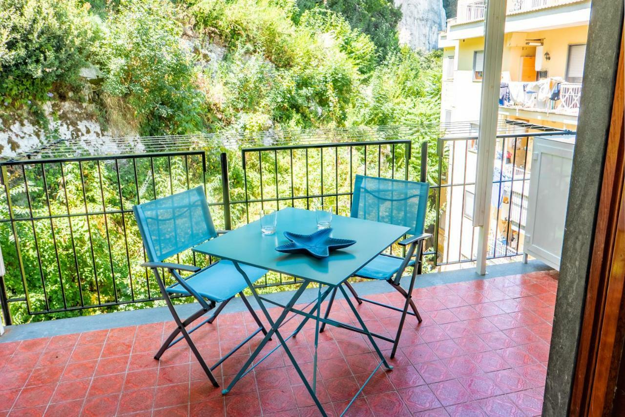 La Casetta Linda - New 2 Bedroom Apt In Sorrento With Seaview Terrace المظهر الخارجي الصورة