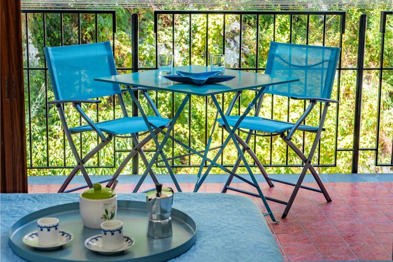 La Casetta Linda - New 2 Bedroom Apt In Sorrento With Seaview Terrace المظهر الخارجي الصورة