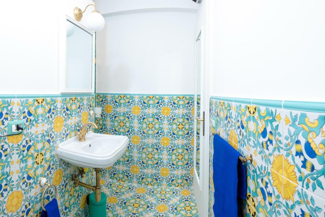 La Casetta Linda - New 2 Bedroom Apt In Sorrento With Seaview Terrace المظهر الخارجي الصورة